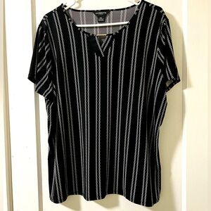 Liz Claiborne Career XXL Black and White blouse!